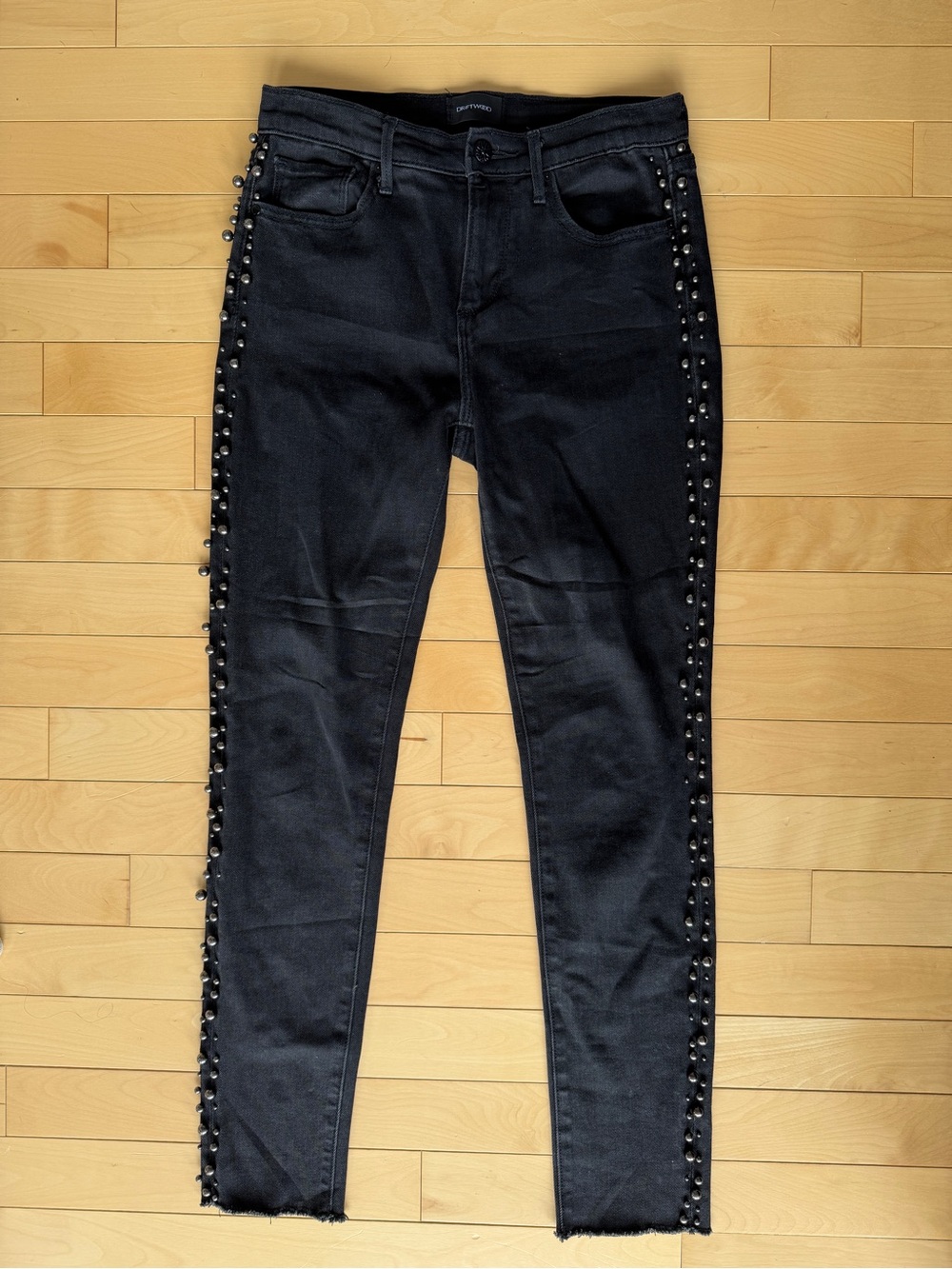 DRIFTWOOD Jackie Black Ankle Skinny Jeans sz 26 Embellished w/ Faux Black Pearls